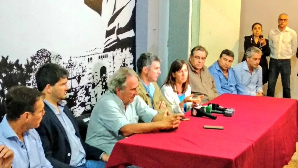 Comunas gobernadas por el PJ denuncian recortes en salud