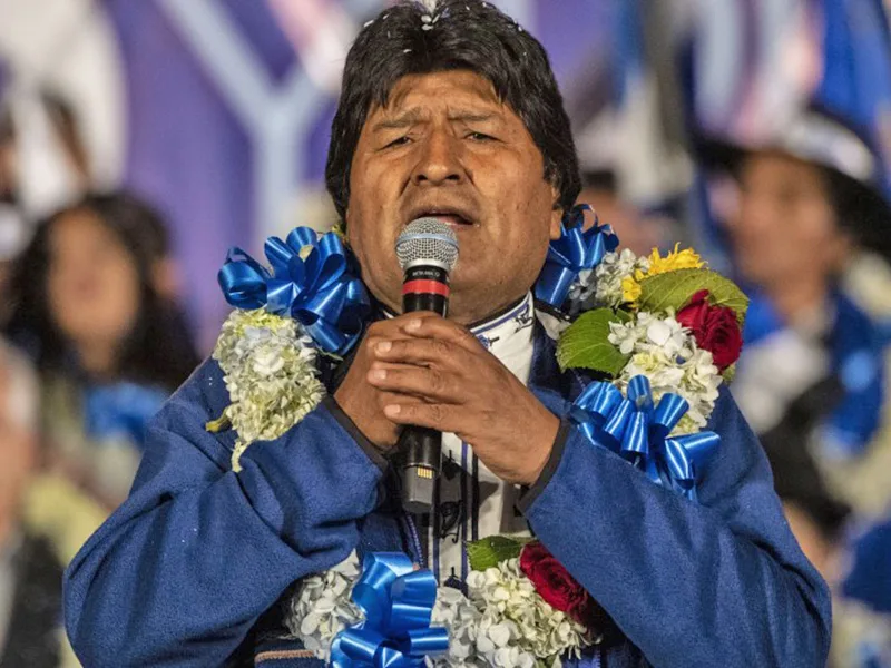 El helicóptero que trasladaba a Evo Morales debió aterrizar de emergencia