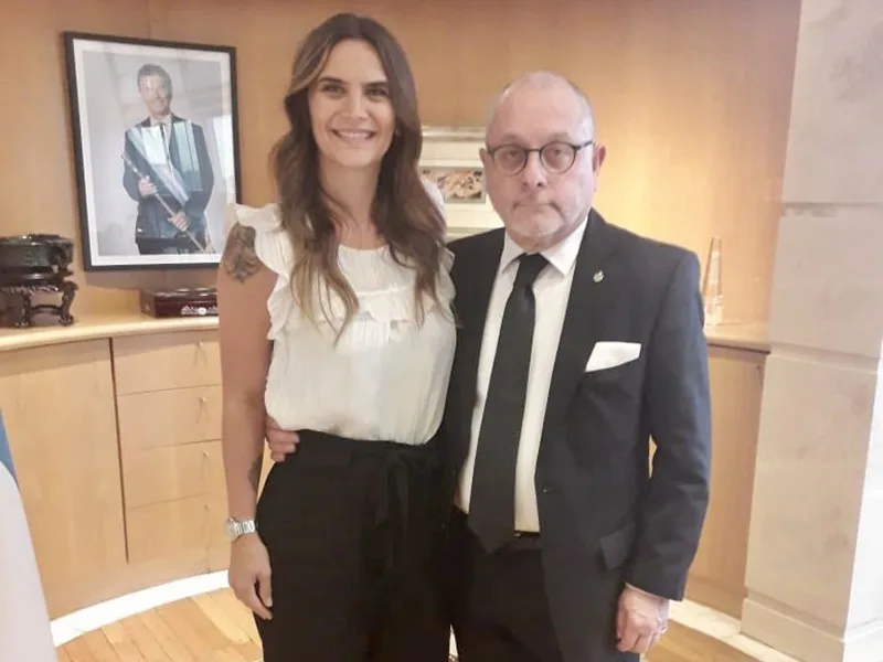 Ajeno a las tensiones políticas, Faurie se hizo un tiempo para recibir a Granata