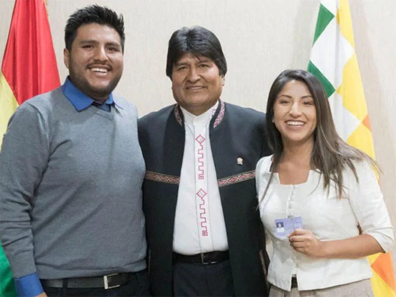 Los hijos de Evo Morales llegaron a la Argentina en un vuelo de línea