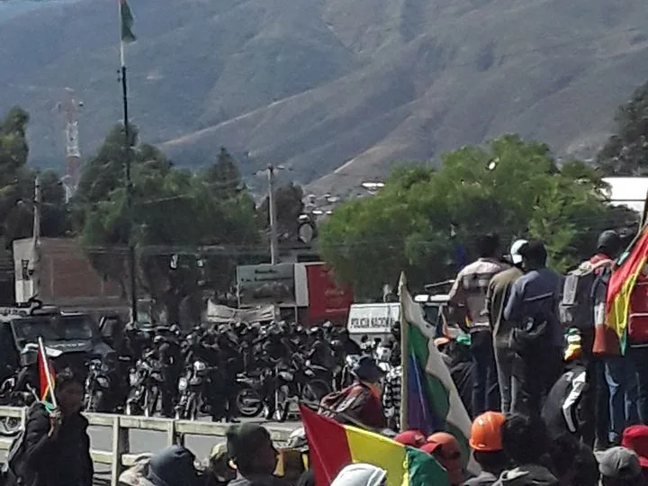 Dolor e indignación en el “puente de la muerte”, después de la masacre en Sacaba