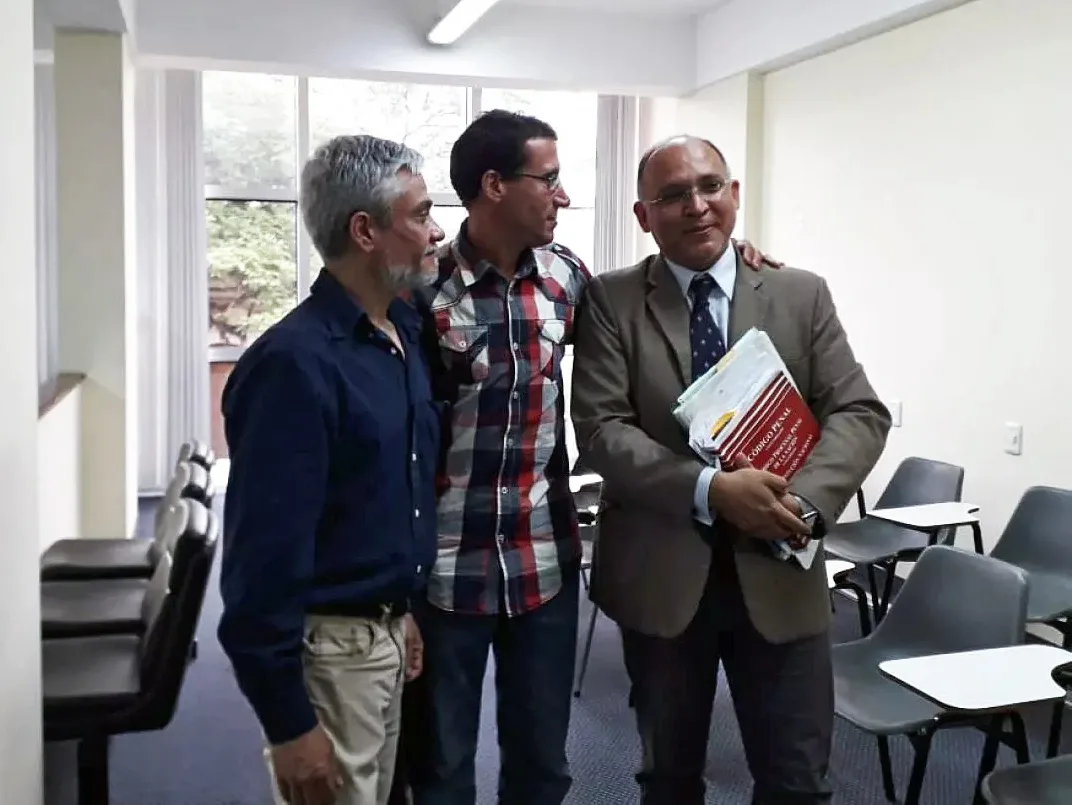 Absolvieron a dos hombres acusados por cultivar marihuana para uso medicinal