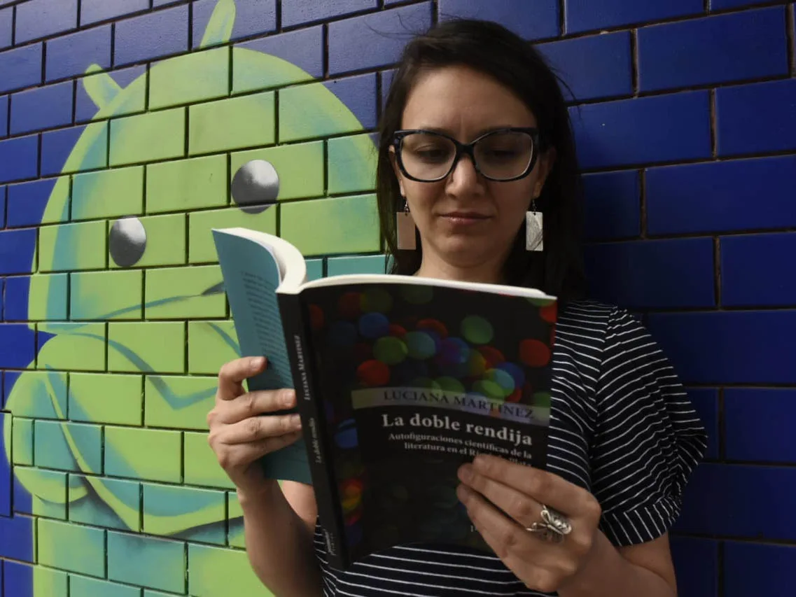 La doble rendija, observaciones microscópicas de la literatura rioplatense