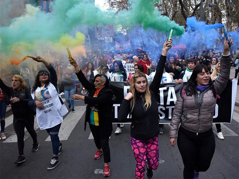 Tratamientos hormonales para trans tendrán cobertura total de obras sociales