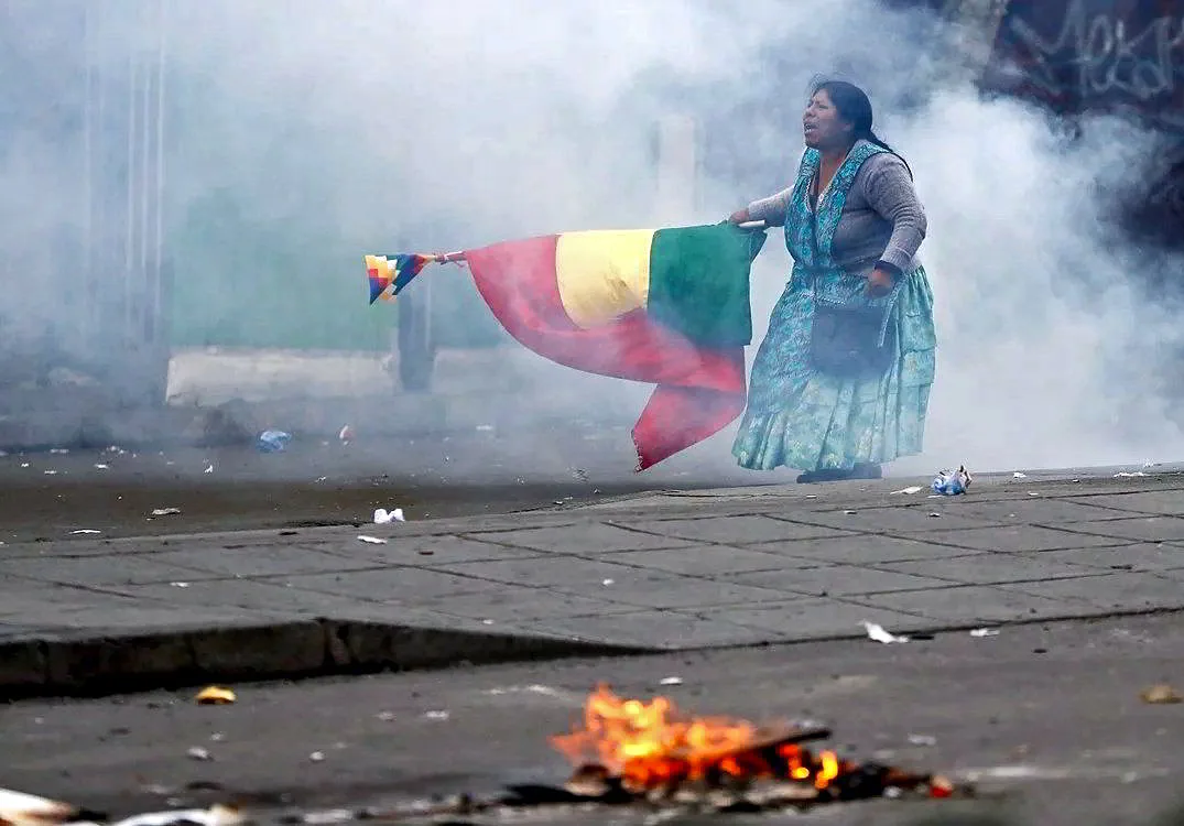 Revolución de las cholas: abusos sexuales, miedo y desinformación en Bolivia