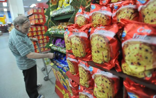 Piden informes al municipio en el Concejo por la compra de budines y pan dulces