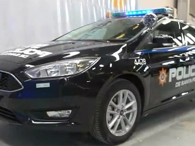 Detienen a diez policías por plantar un arma tras interminable persecución