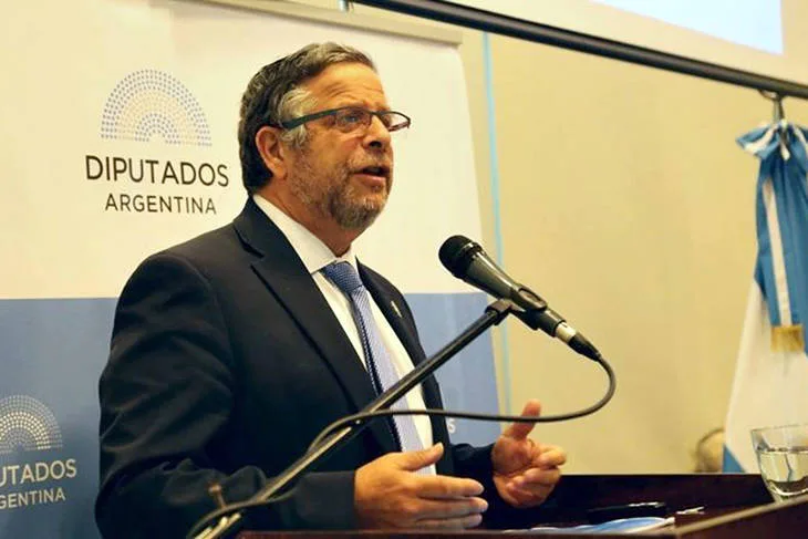 Tras derogación del protocolo sobre el aborto, renunció el secretario de Salud