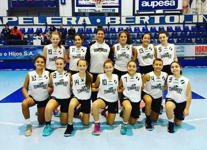 Las peques de Temperley juegan la final provincial de básquet en Maciel