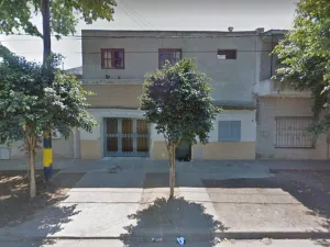 Le dieron un tiro en la cara cuando se asomó al escuchar el ataque a sus vecinos
