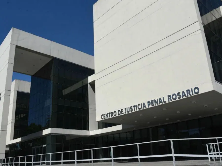 Condenan a un jefe policial por encabezar un procedimiento en el que no estuvo
