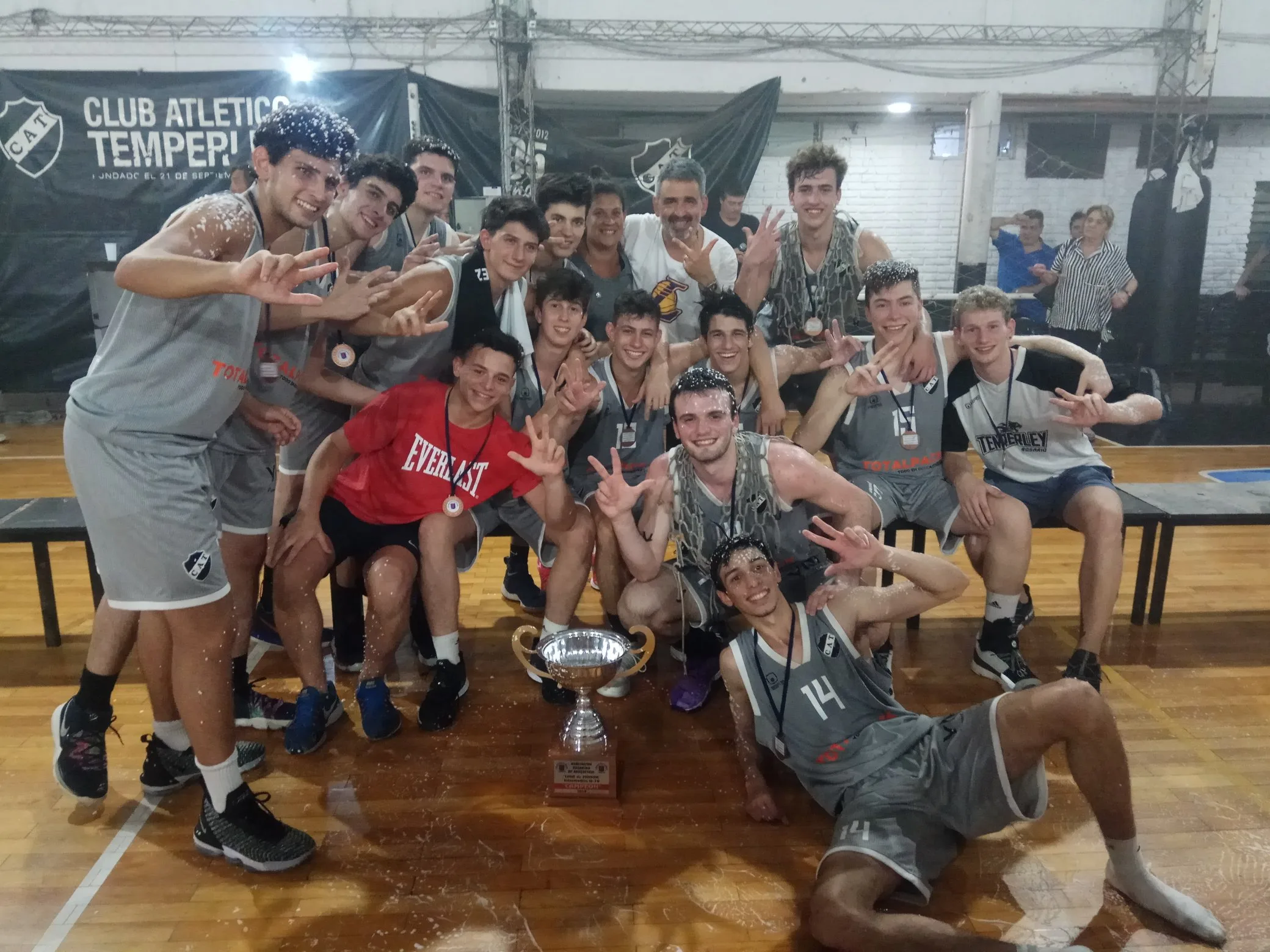 Temperley se consagró campeón de la Liga de Honor Sub 19 del básquet rosarino