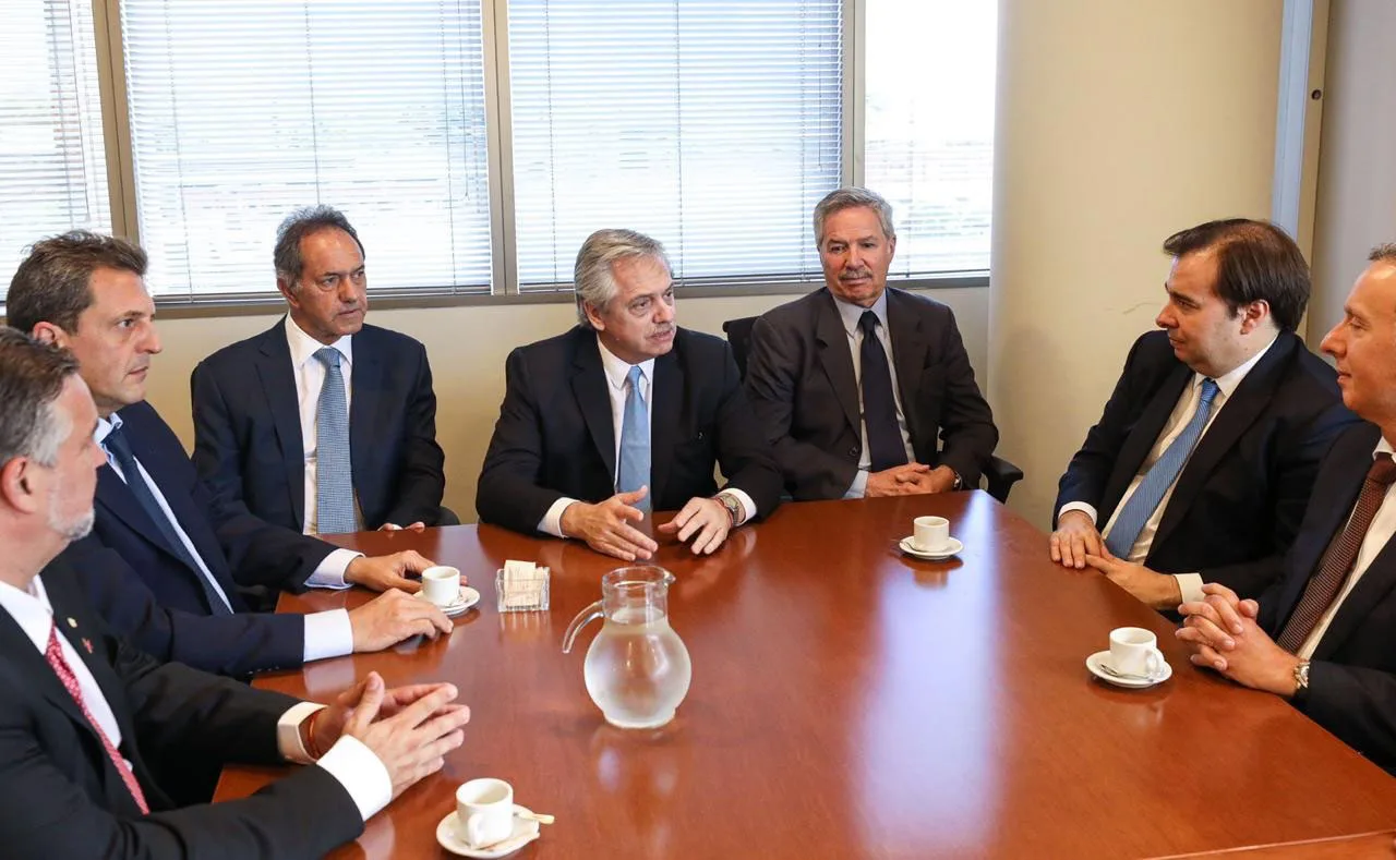 Fernández confirmó a Solá como canciller y a Scioli como embajador en Brasil