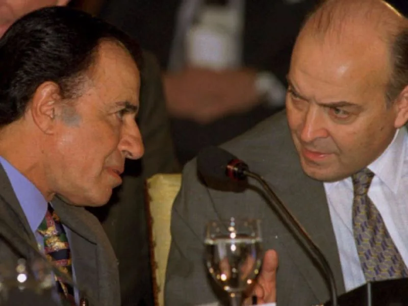 Sobreseyeron a Menem y Cavallo por la venta del predio de la Rural