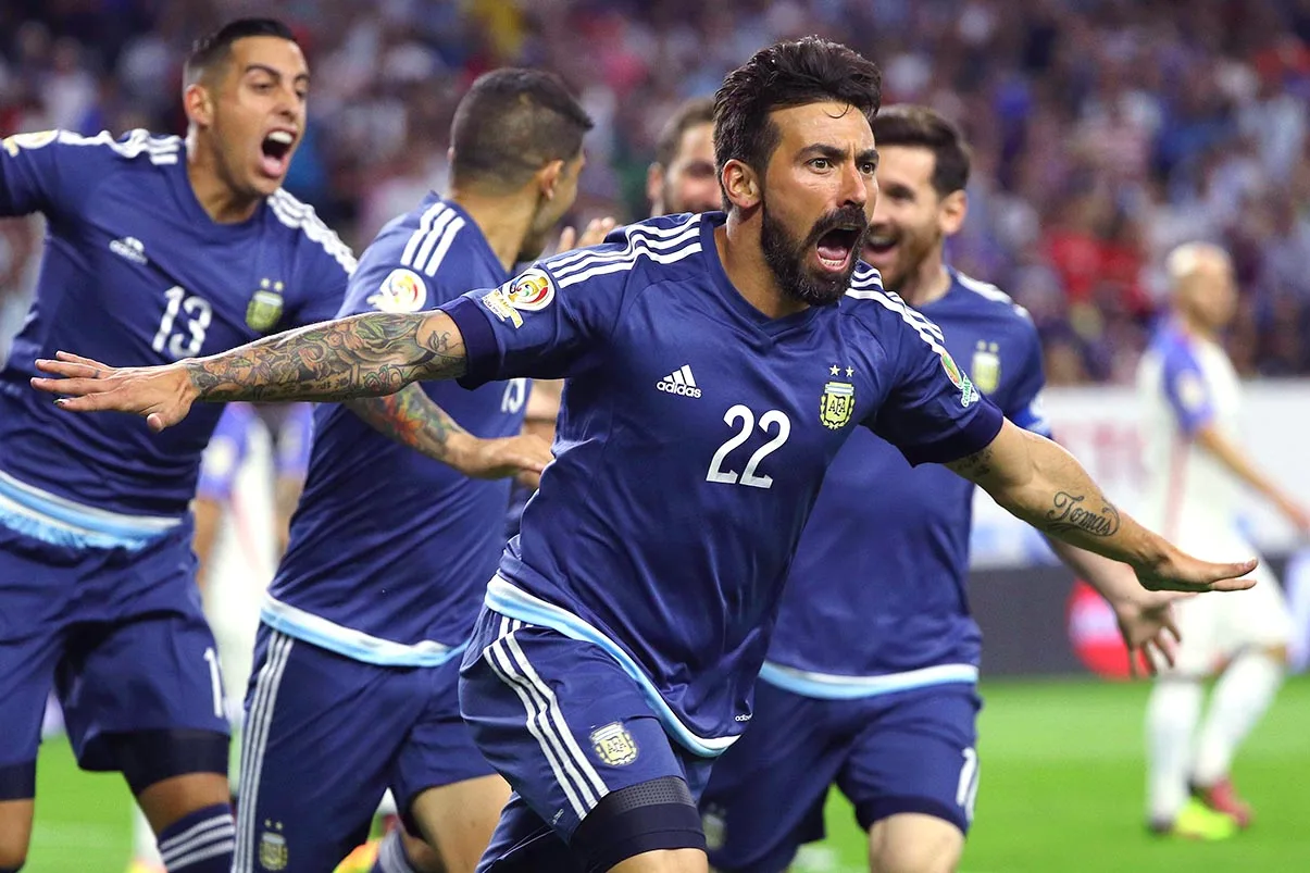El Pocho Lavezzi colgó los botines