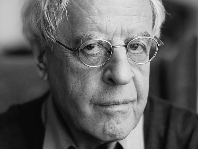 Charles Simic, un poema, 31 versiones y una nueva editorial