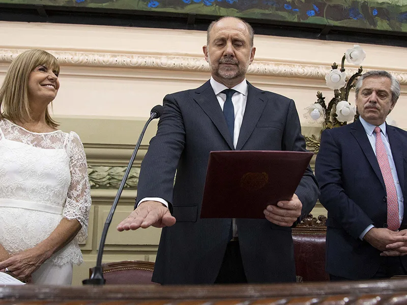 En su asunción, Perotti se comprometió a “armonizar la relación con la Nación”