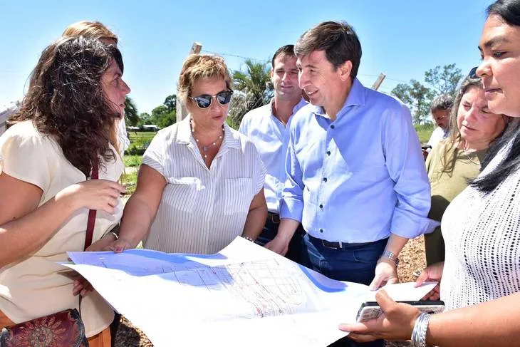 Arroyo anunció que la tarjeta alimentaria se repartirá en el conurbano bonarense