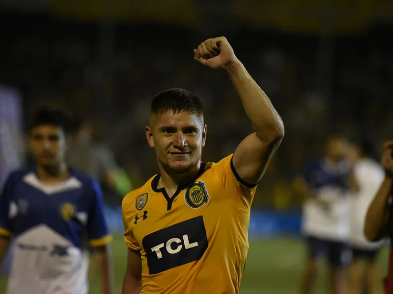 Leonardo Gil se va para Arabia Saudita: un palo y medio para el Canalla