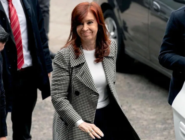 Antes de su indagatoria, CFK cargó contra opositores, jueces y medios