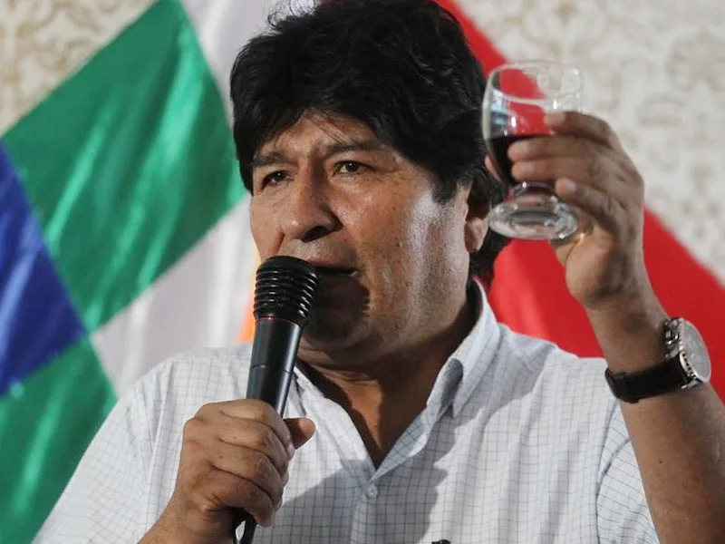 Evo brindó en Argentina y llamó a recuperar la Patria en las presidenciales