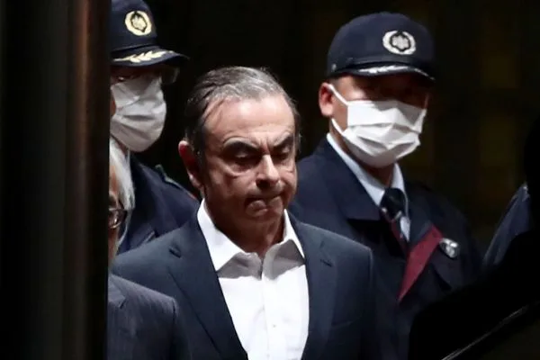 Ex presidente de Renault-Nissan se fugó en avión privado de Japón a Beirut