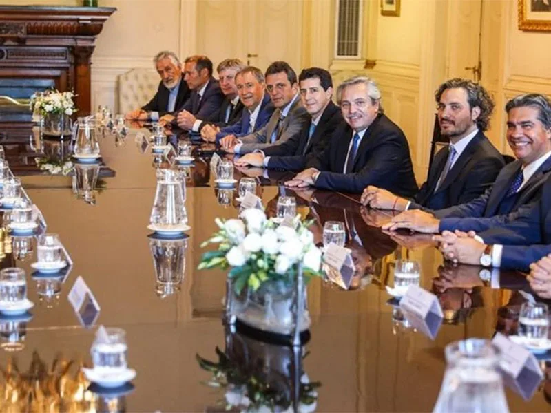 Redistribución, reformas de fondo y renegociación de la deuda