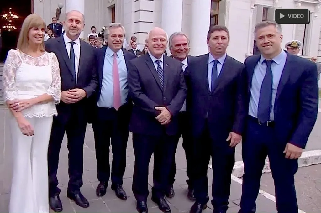 Con la presencia de Alberto Fernández, Omar Perotti juró como gobernador