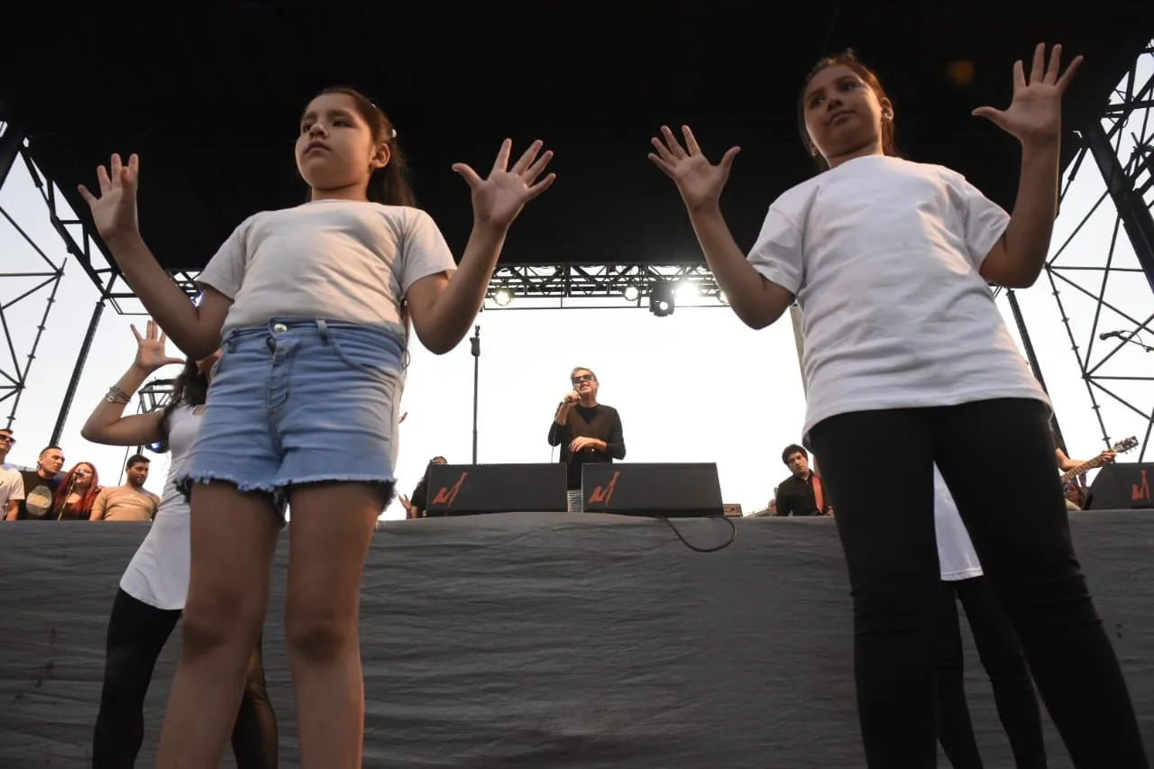 Más de 300 ciudades, entre ellas Rosario, cantaron “Inconsciente colectivo”