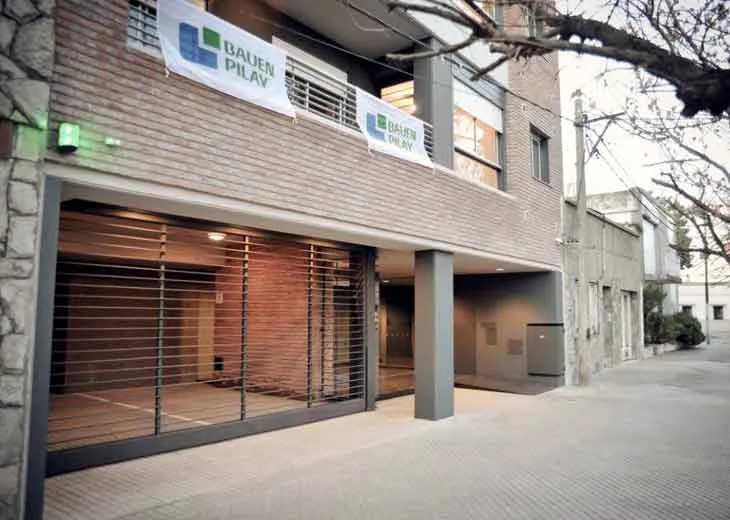 Clientes de Bauen Pilay vuelven a manifestarse por la suba abusiva de las cuotas