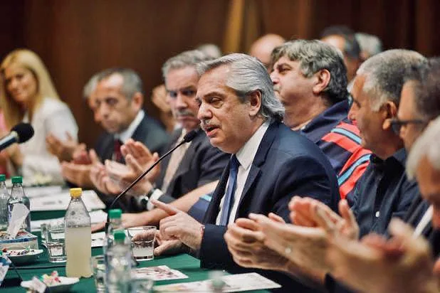Primer hito del pacto social: el presidente presentó plan estratégico automotor