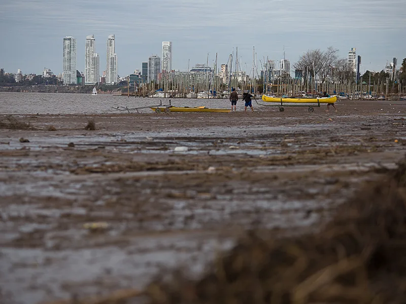El Paraná baja y el municipio sale a pedir "prudencia" a los rosarinos
