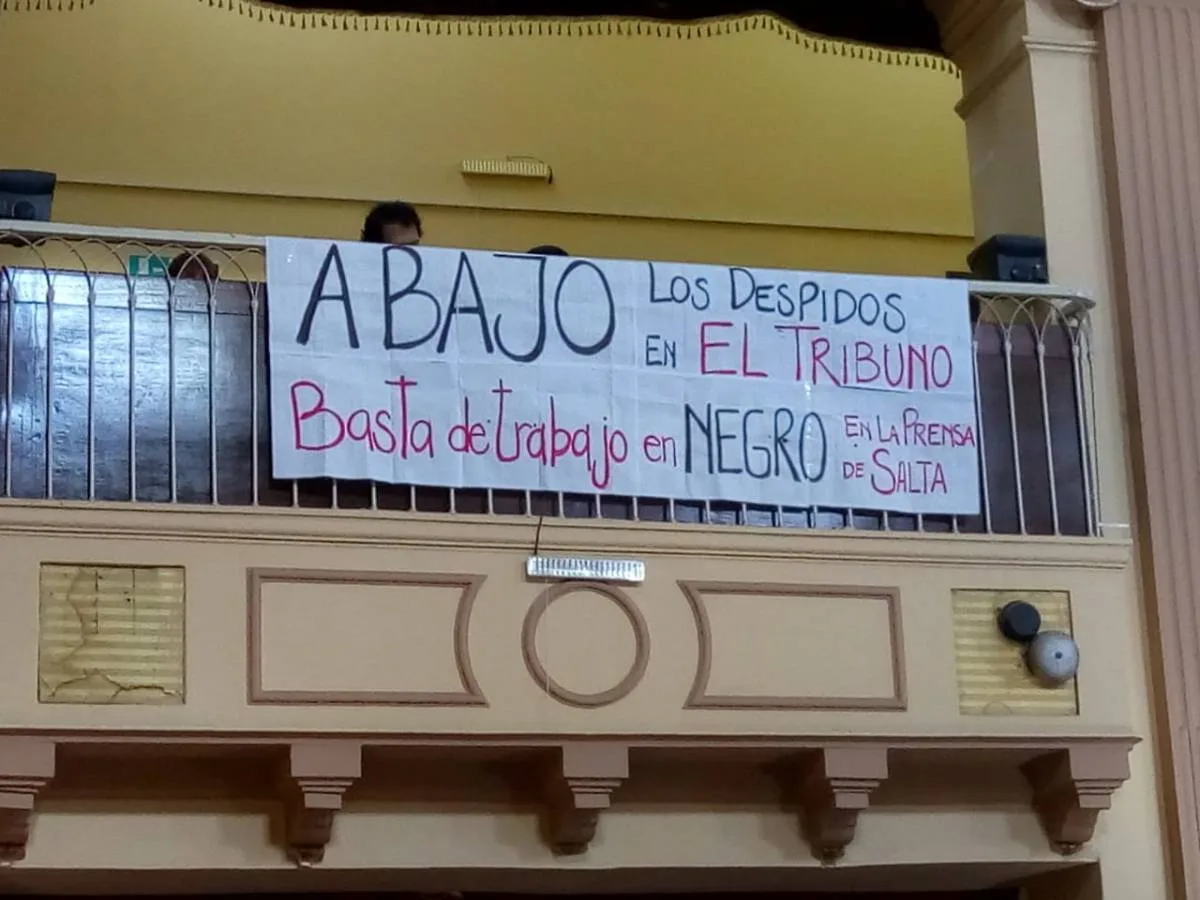 "El Tribuno" de Salta despidió a 17 trabajadores y resisten con un paro