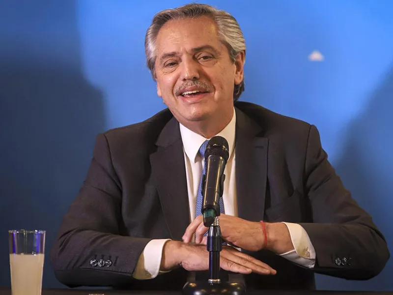 El gobierno evalúa lanzar por decreto aumento salarial a públicos y privados