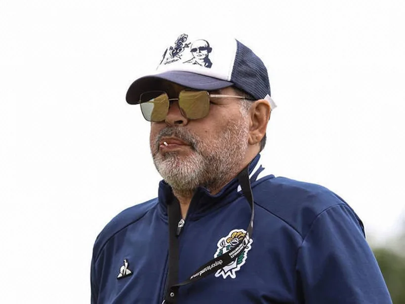 Maradona volvió a ausentarse y el lunes se pondrá al frente de Gimnasia