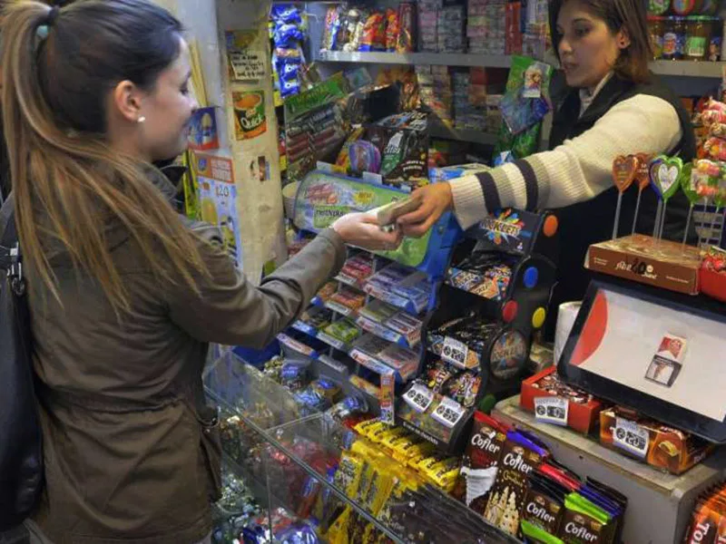 Comerciantes cobraban un 10% de recargo a usuarios de tarjeta alimentaria