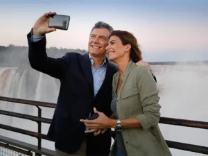 Mauricio Macri retomó su pasión de domar reposeras: descansa en la Patagonia