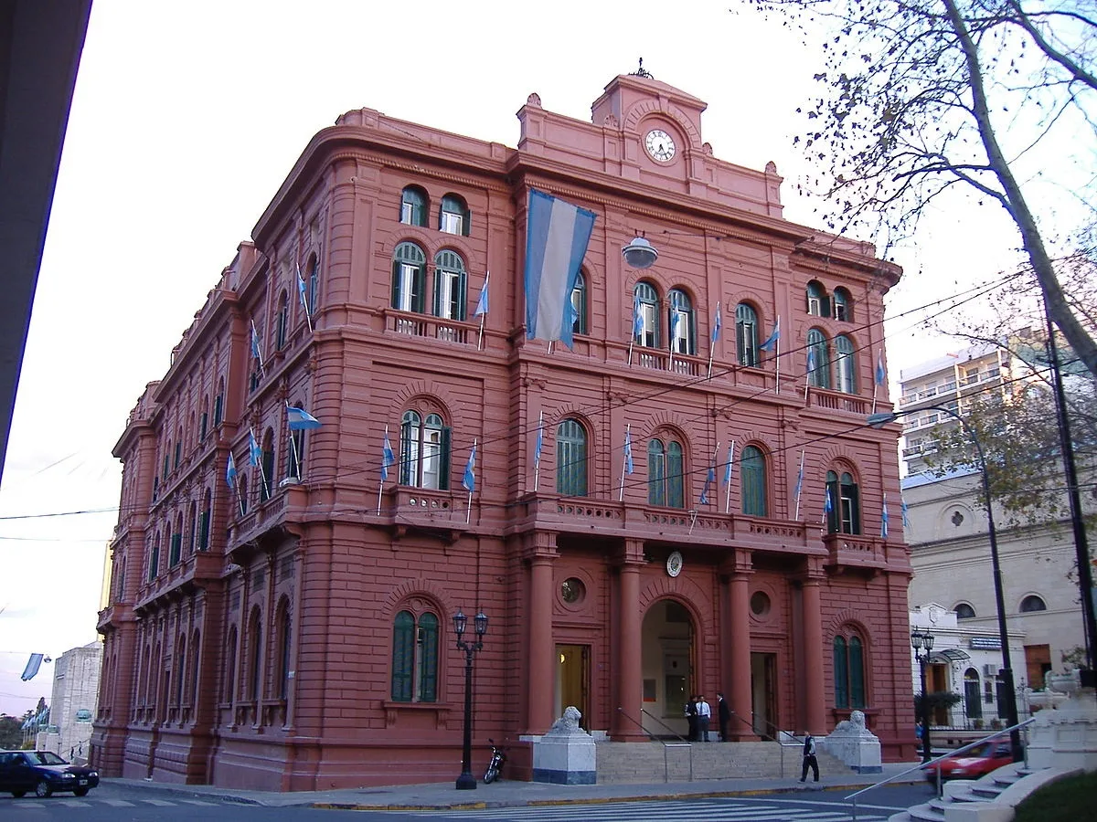 Se presentaba como cercana a Javkin y ofrecía un empleo municipal por $2500