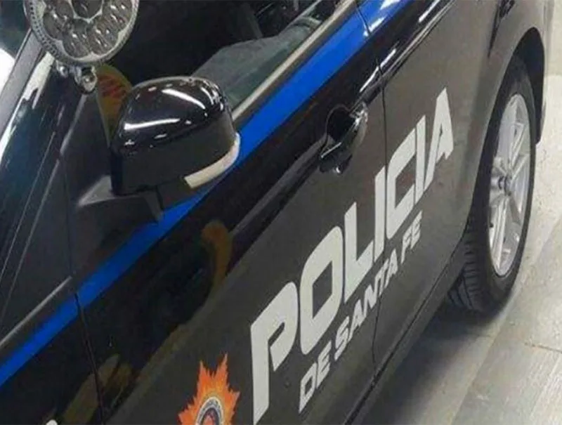 Detienen a célebre policía exonerado con drogas y armas en su casa