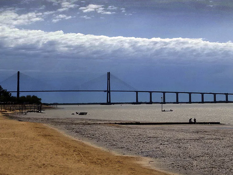 Sin agua se ve el fondo: la bajante del Paraná continuará acentuándose hasta el final del invierno