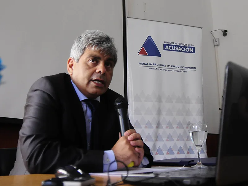 El fiscal general donó la mitad de su sueldo para los gastos de la emergencia sanitaria
