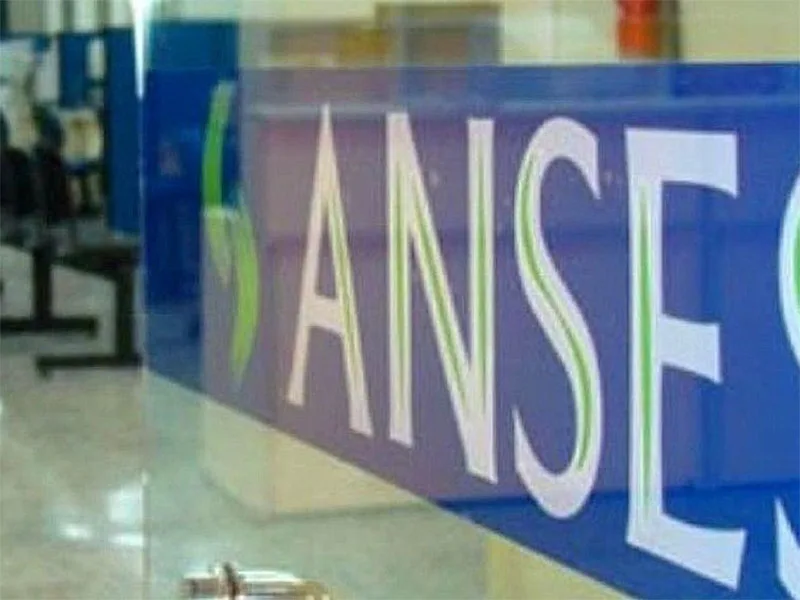 Beneficiarios de la AUH y AUE comienzan a cobrar este viernes el bono de $10.000