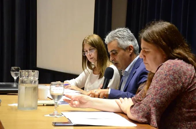 La UNR debate sobre los desafíos post pandemia