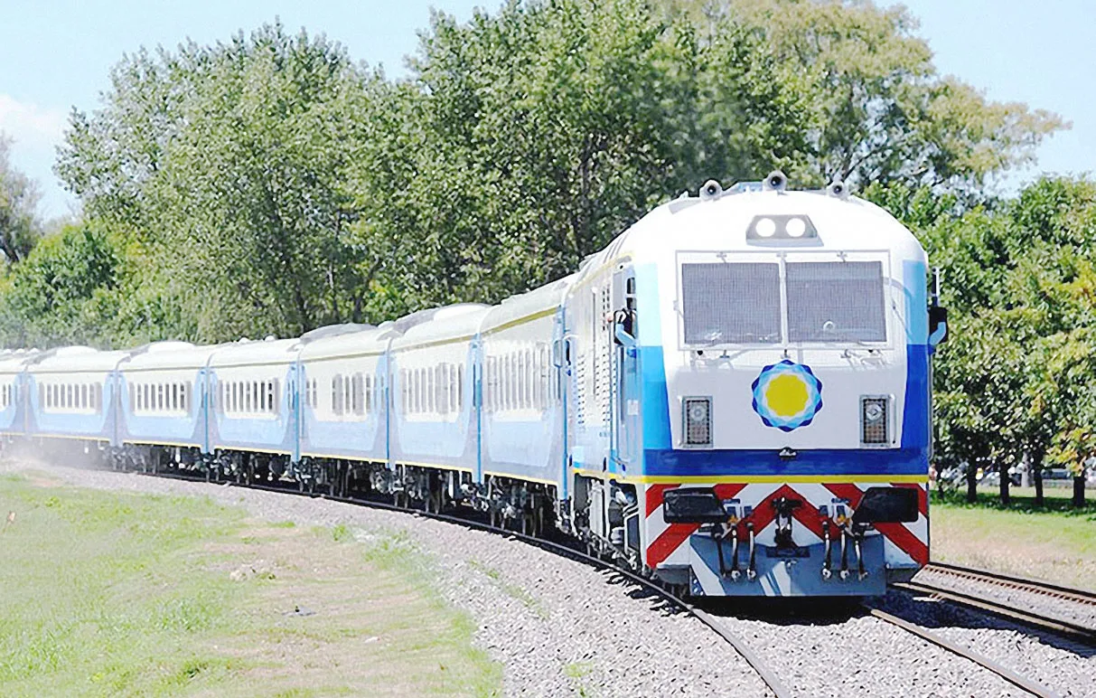 El tren de Rosario a Cañada "tiene prioridad" para Alberto Fernández y la obra vuelve a tomar forma