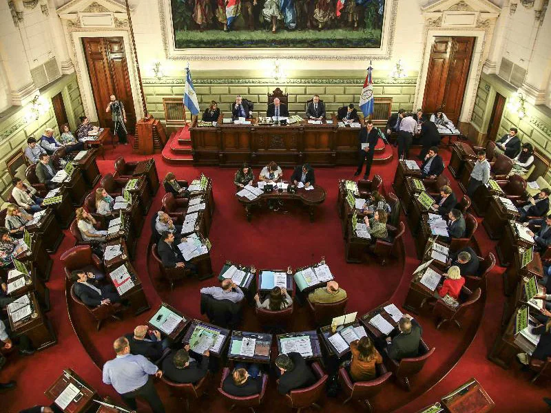 Media sanción de la Cámara de Diputados de la provincia a la ley de emergencia educativa