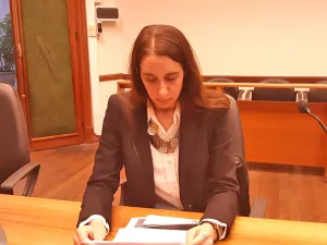 Un empleado policial quedó detenido tras asesinar a dos personas en un presunto robo