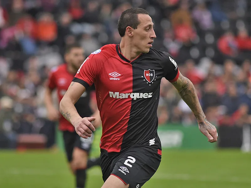 Cristian Lema se aleja del Parque: el defensor está más cerca de Estudiantes