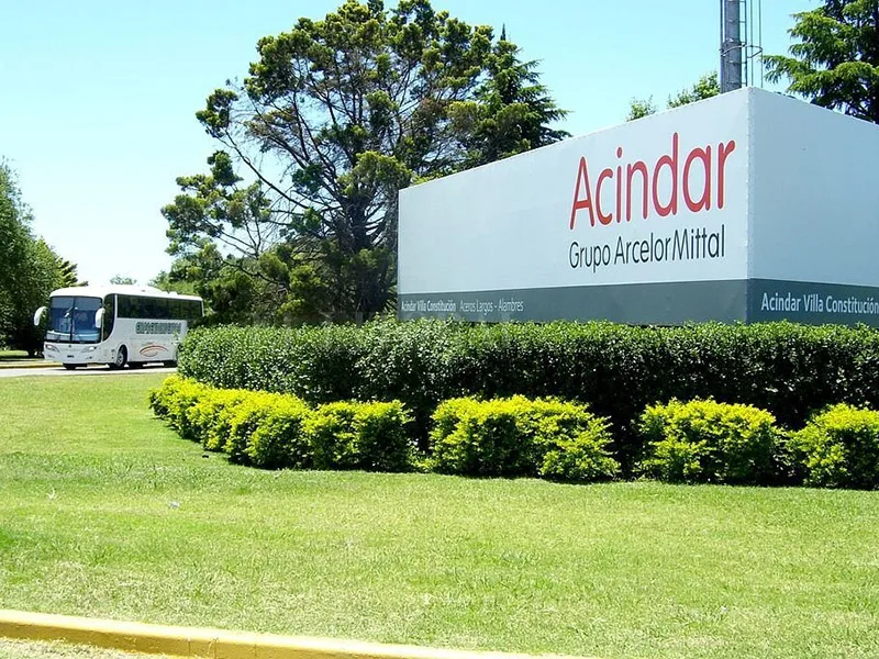 Acindar Villa Constitución: trabajadores piden ser vacunados por alto nivel de contagios en planta