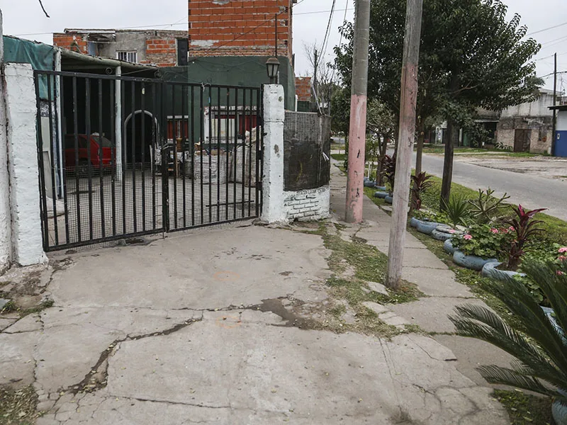 Pasaron a los tiros y mataron a un vecino de barrio Ludueña que estaba en la puerta de su casa
