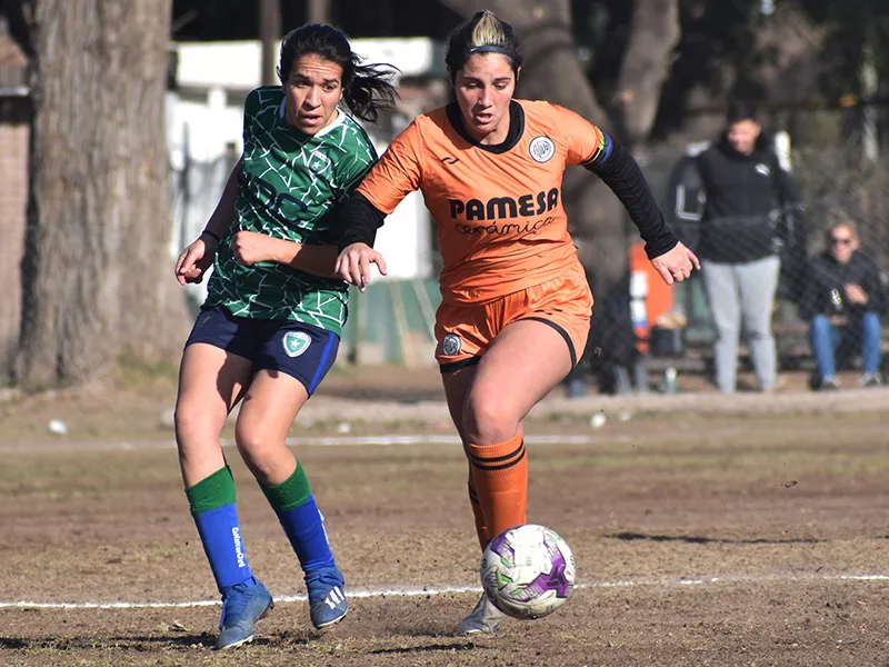 A mano: el Clásico del Viaducto fue empate; Newell’s y Social Lux ganan y la cima está al rojo vivo